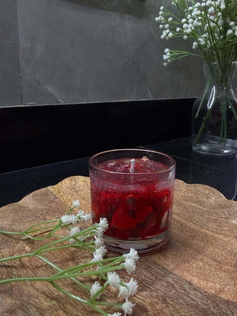 Red valvet candle